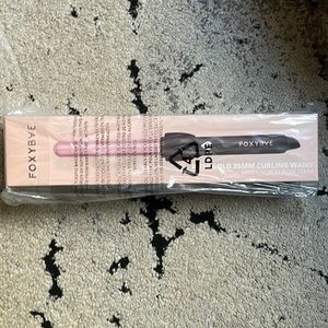 (SOLD) BNIB Foxy Bae 25mm Curling Wand Rose Gold